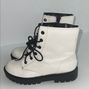 Soda Kids White Lace-Up Boots
